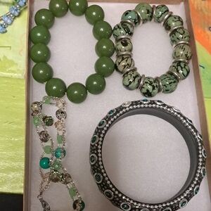 Elegant Green and Silver Bracelet Set X 4